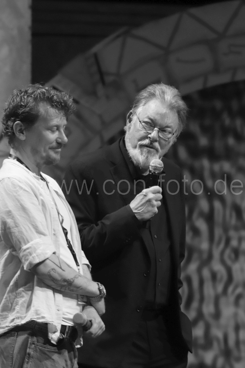 Jonathan Frakes